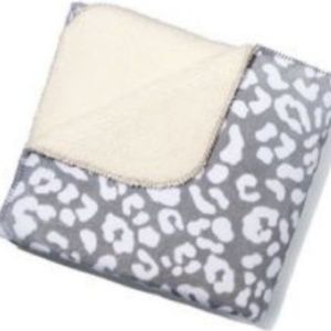 ISO VS PINK Sherpa Blanket * Snow Leopard *